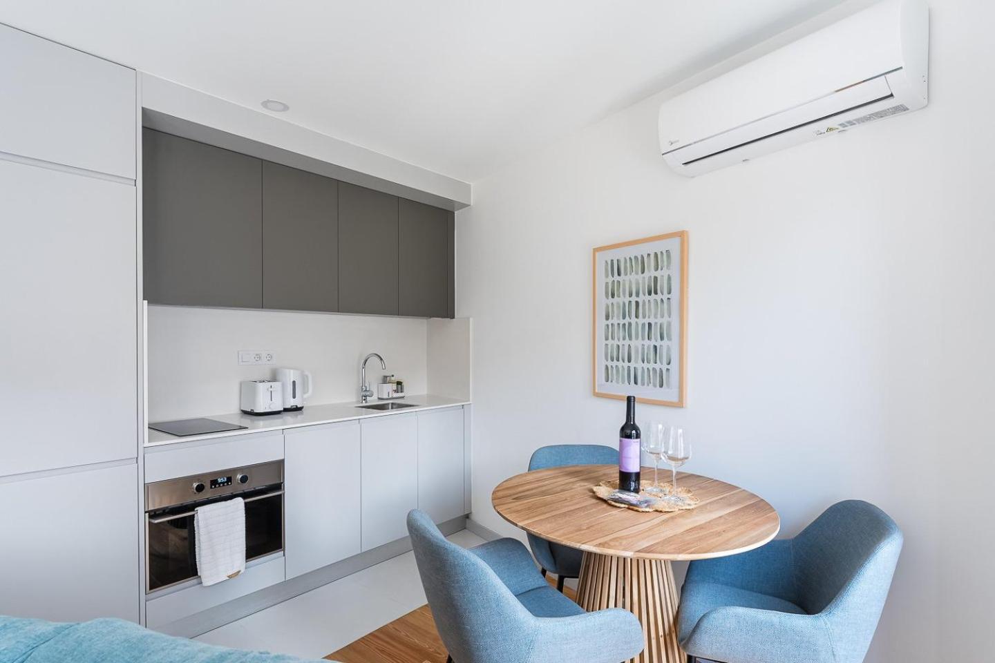 Guestready - Downtown Refuge With Private Parking Apartment Porto Exterior photo