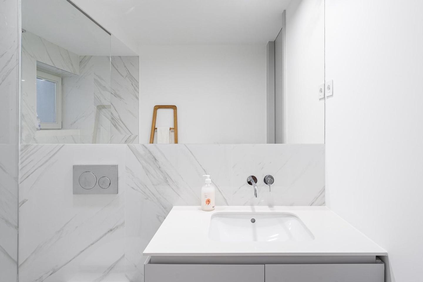Guestready - Downtown Refuge With Private Parking Apartment Porto Exterior photo